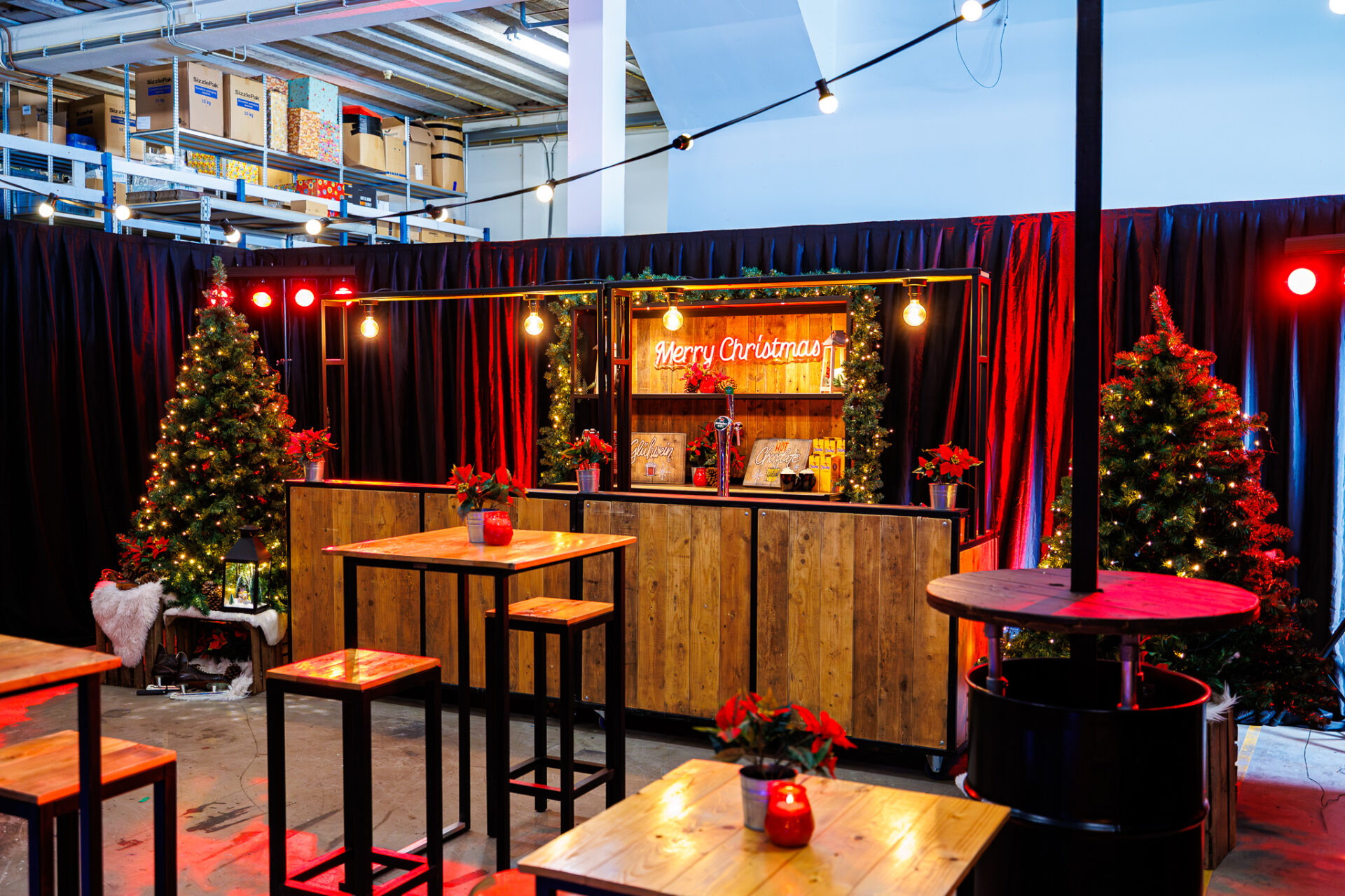 kerstborrel op het bedrijf in eigen locatie - magazijn of bedrijfshal