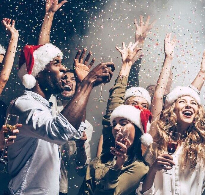 de trends voor kerstborrels in 2026 - kerstborrel op het bedrijf of op eigen locatie
