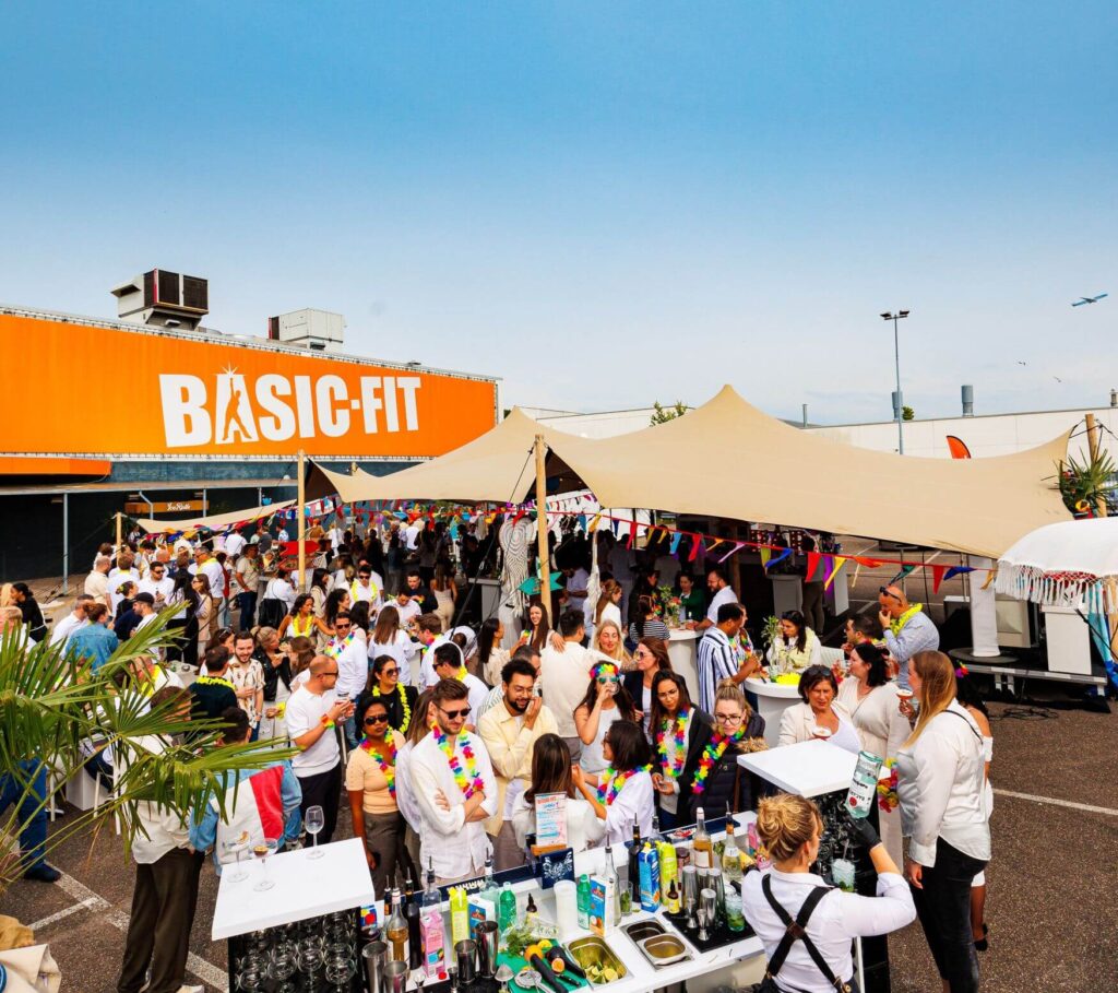 festival op het bedrijf voor basicfit in hoofddorp - bedrijfsfestival op het parkeerterrein - advance events evenementenbureau