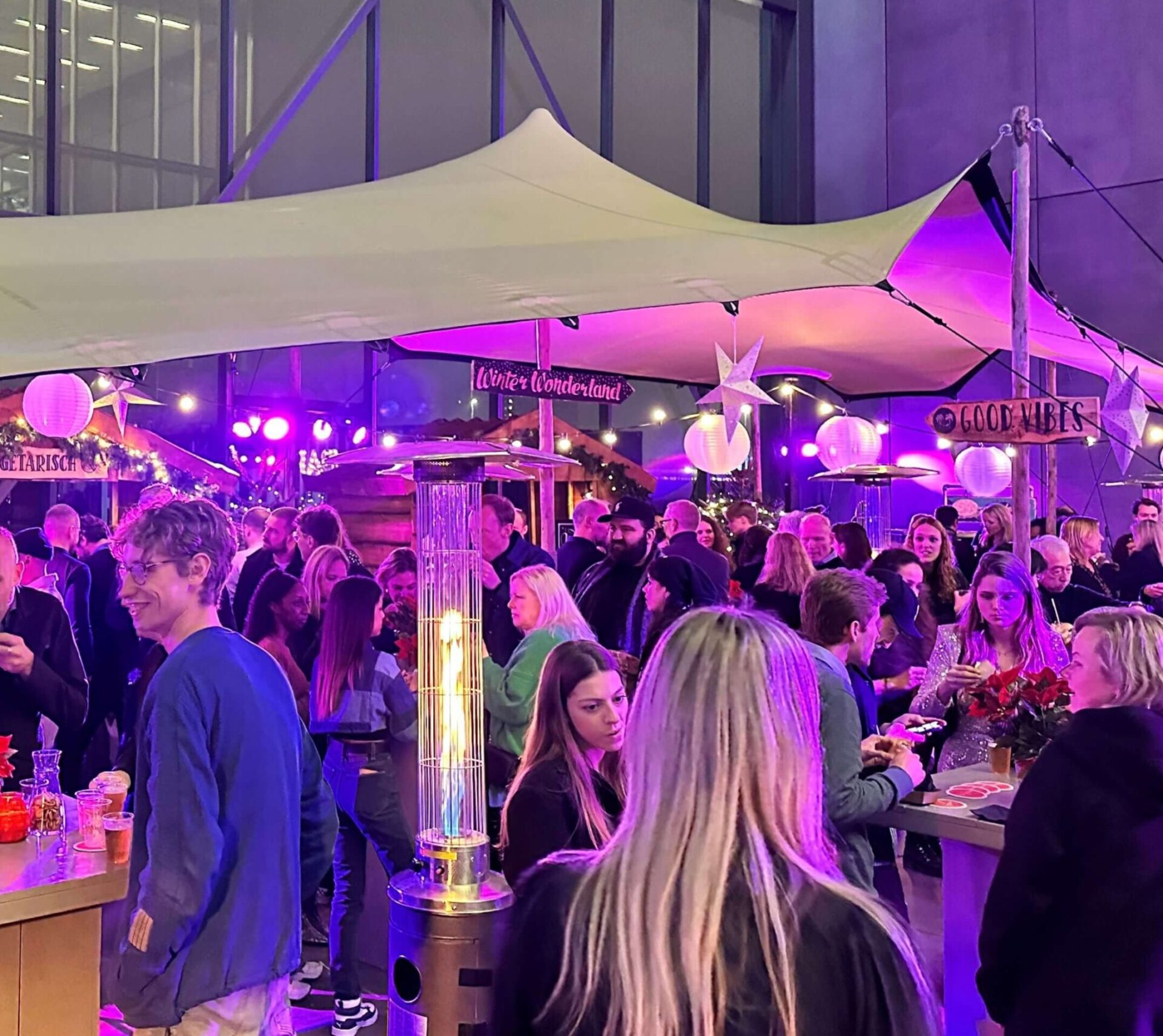 kerstfestival op eigen locatie als invulling voor de kerstborrel bij Gstar door evenementenorganisator advance events