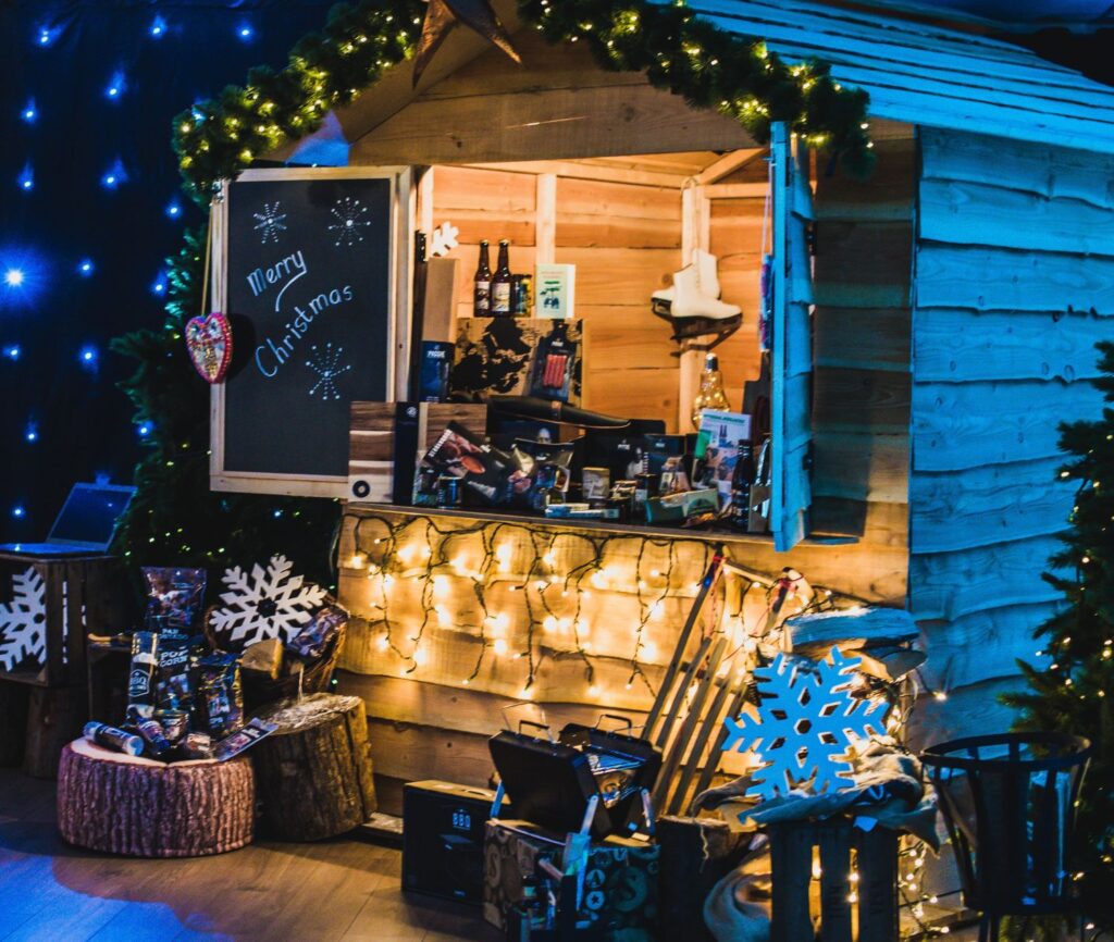 kerstpakket tijdens de kerstborrel - ook mogelijk met een pop-up kerstmarkt of de kerstmarkt truck