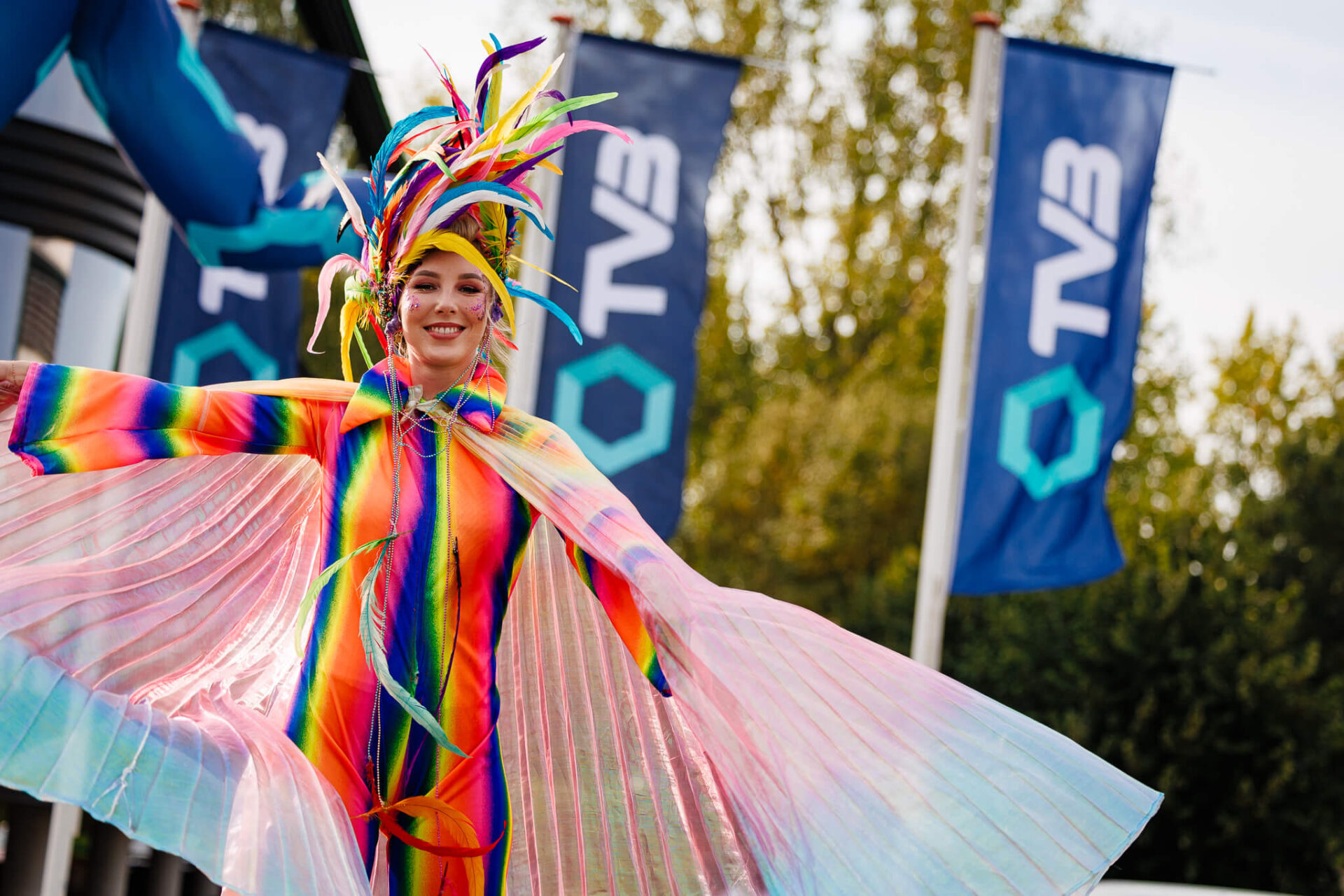 steltlopers- vuurspuwers en ander festival amusement voor een bedrijfsfestival op eigen locatie of terrein