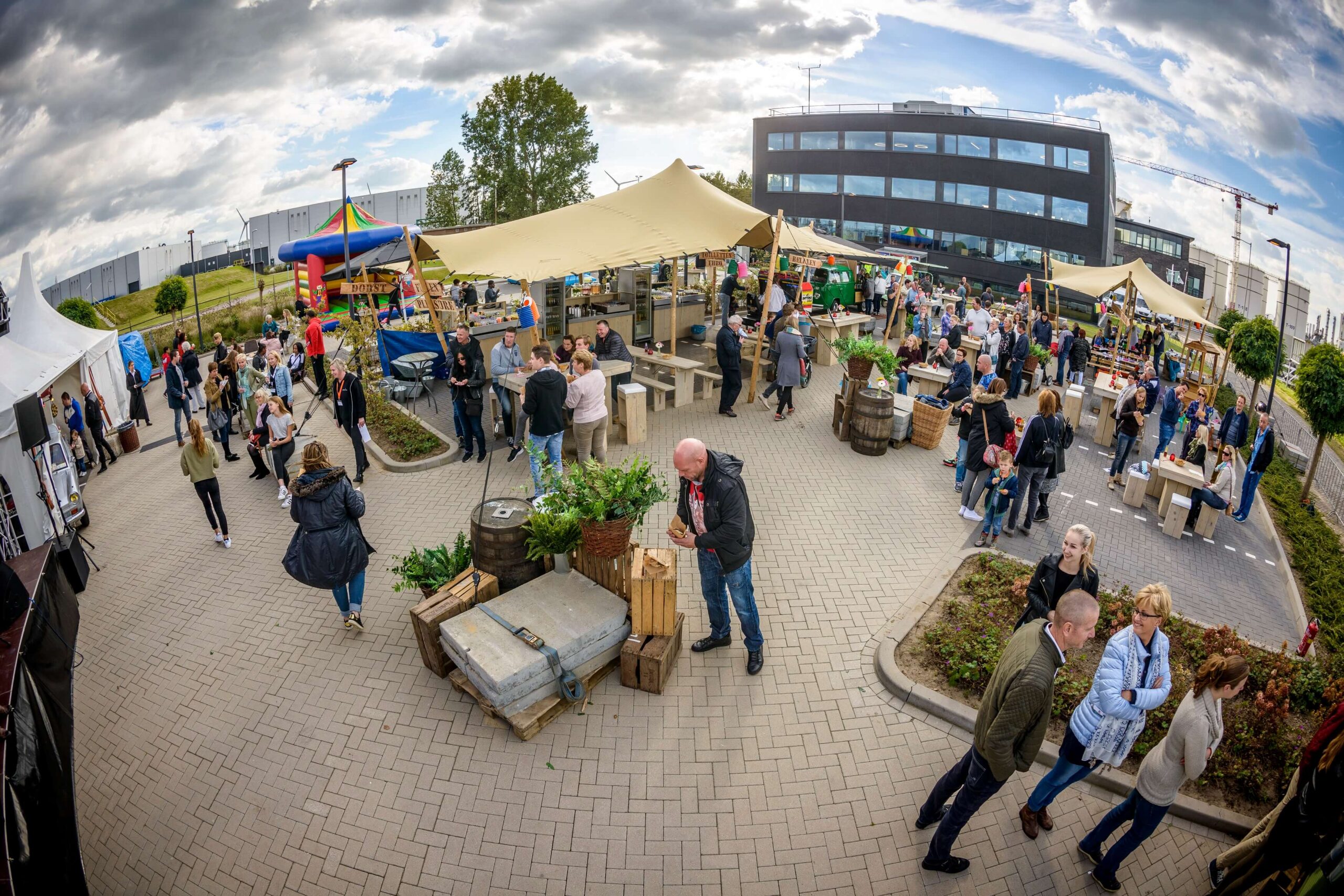 festival op het bedrijf bedrijfsfestival familiefestival zomerfestival kerstfestival festivalevenement evenement event advance events bedrijfsfeest personeelsfeest opendag 1