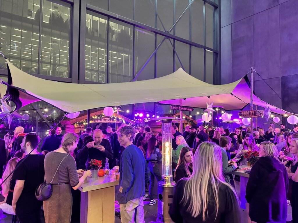 kerstborrel met streetfood op kantoor, kerstfeest, kerstevent, op eigen locatie