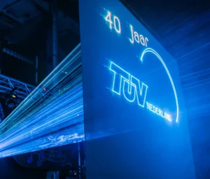 tuv 40 jarig jubileumfeest advance events externe locatie fabrique utrecht medewerkers partners entertainment openingsact lasershow