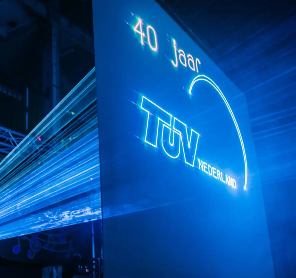 tuv 40 jarig jubileumfeest advance events externe locatie fabrique utrecht medewerkers partners entertainment openingsact lasershow