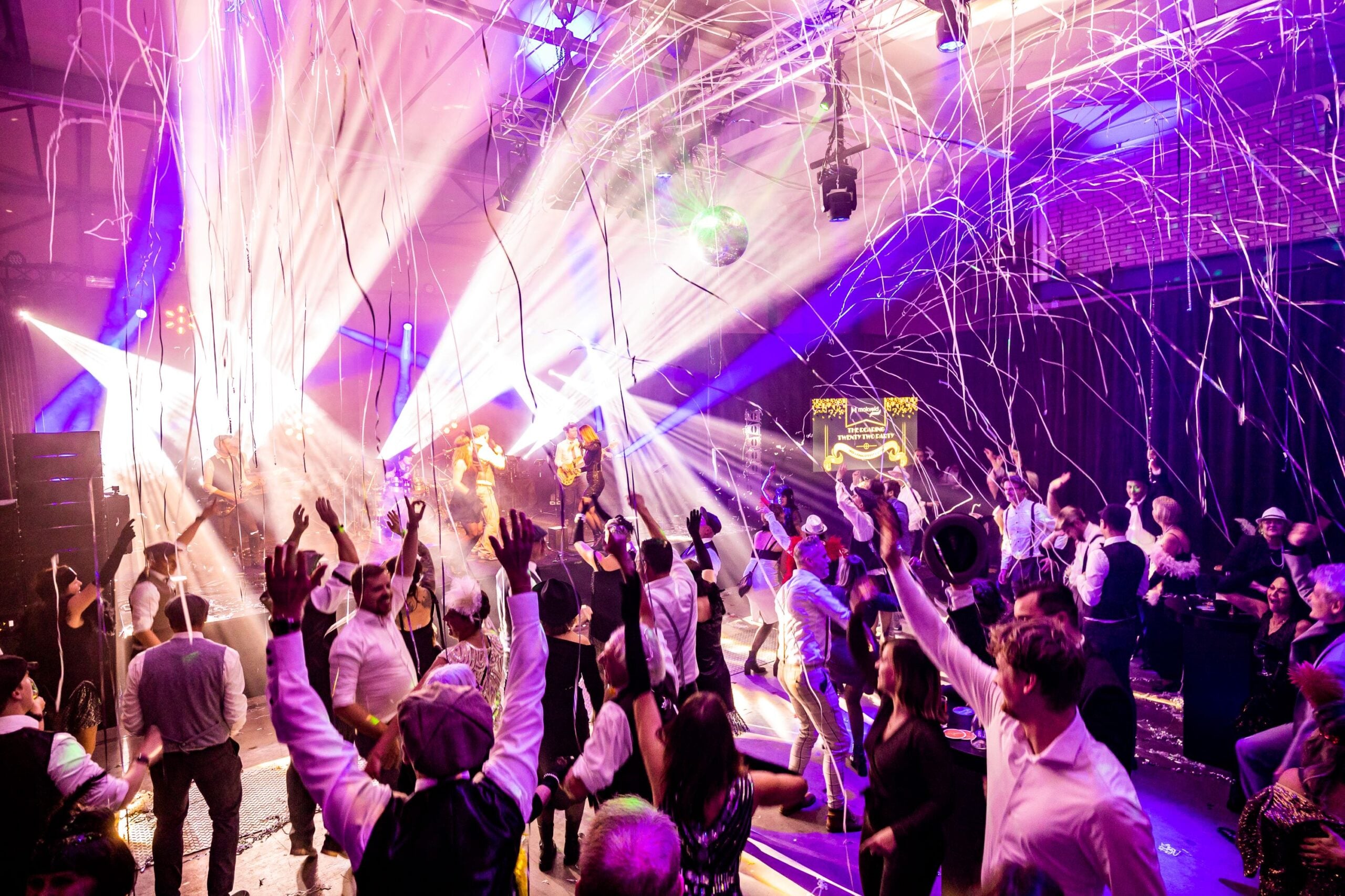 mokveld 100 jaar jubileumfeest in thema roaring twenties kerstevenement advance events entertainment feestzaal muziek