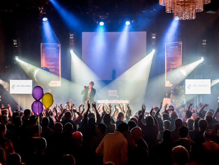 feestavond voor personeel als intern bedrijfsevenement- georganiseerd door Advance Events 2025