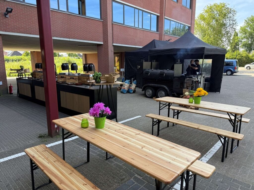 inrichting voor een zomer barbecue als start van de zomervakantie