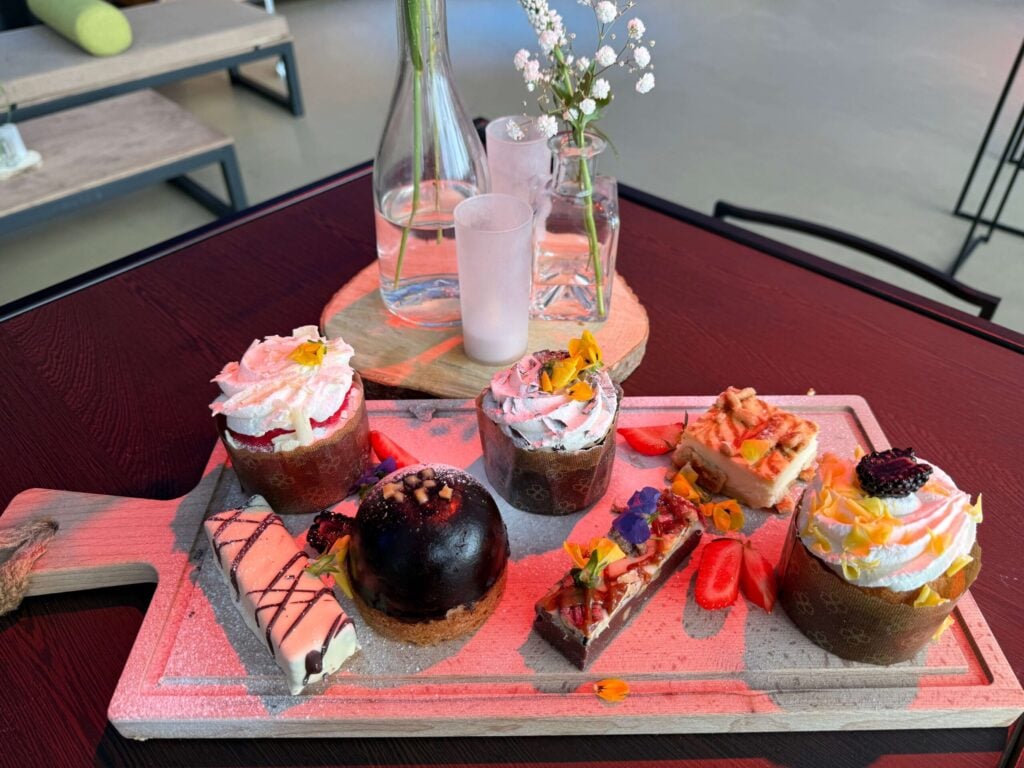lekkernijen van Dudok patisserie tijdens 60-jarig bedrijfsjubileum - jubileumevent - advance events