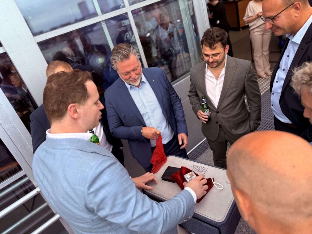 table magic entertainment - tafelgoochelaar - jubileumevenement - scheepsdoop - advance events