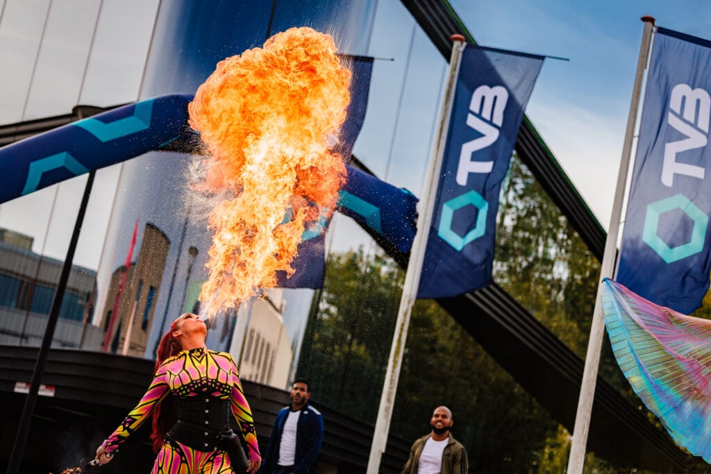 TVB Street Parade - F1 - personeelsfeest op eigen locatie georganiseerd door evenementenbureau Advance Events - vuurspuwer