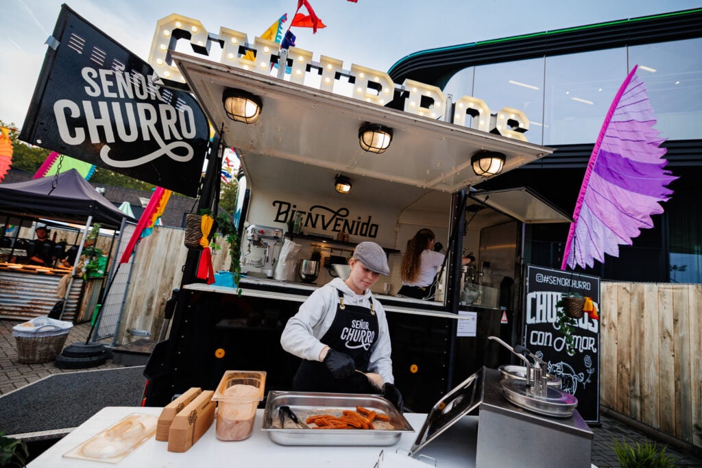 TVB Street Parade - F8 - personeelsfeest op eigen locatie georganiseerd door evenementenbureau Advance Events - churro food truck op festival evenement