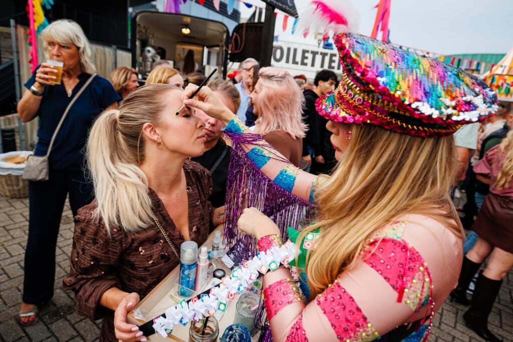 TVB Street Parade - F8 - personeelsfeest op eigen locatie georganiseerd door evenementenbureau Advance Events - glitter parade tattoo's