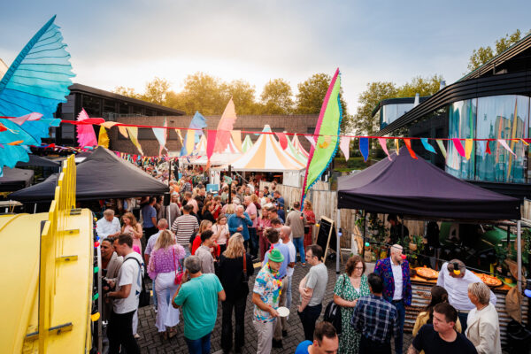 Case omschrijving van het personeelsfeest TVB street parade - personeelsfeest op eigen locatie georganiseerd door Advance Events - themafeest - feestidee - op eigen locatie