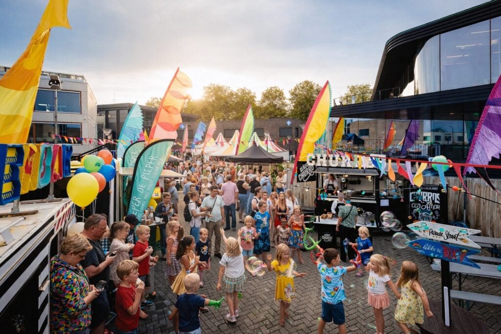 Familie Parade als familiedag organiseren voor het bedrijf - 4U - dé meest verrassende familiedag met leuke onderdelen voor jong en oud - Advance Events 2026