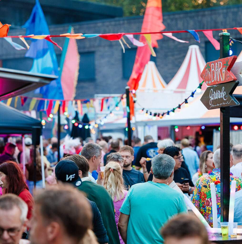 Parade plein tijdens een familiedag - foodtrucks en streetfood - advance events