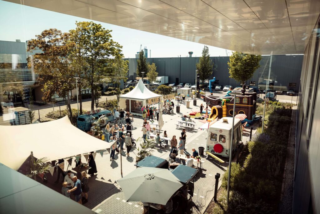 stretchtent- familiedag- festivalsfeer- food- entertainment- schiedam