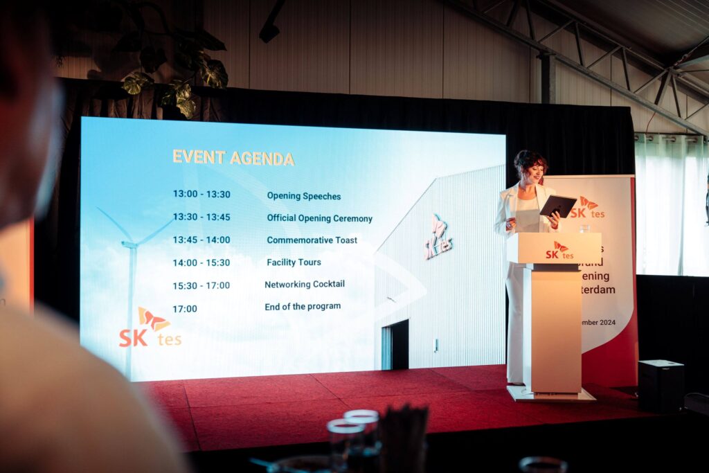 podiumprogramma- presentatrice- zakelijk event- relaties- advance events