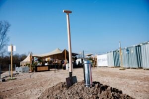 start bouw- tijdscapsule bedraven