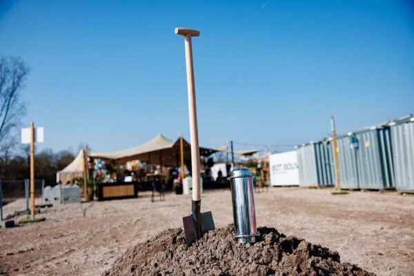 start bouw- tijdscapsule bedraven