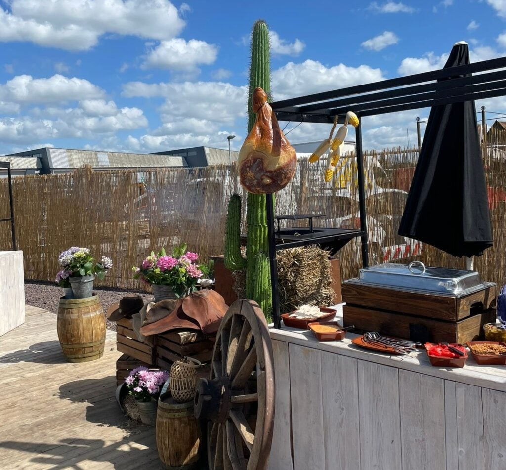 wild west feest in de zomer voor collegas - speciaal voor organisatie van een zomerborrel op eigen locatie