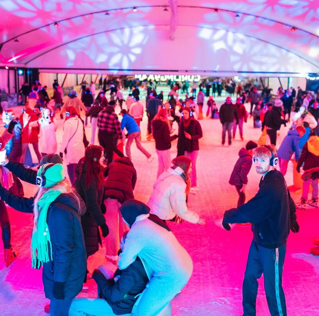 kerstfeest voor het bedrijf op een ijsbaan in de regio - advance events