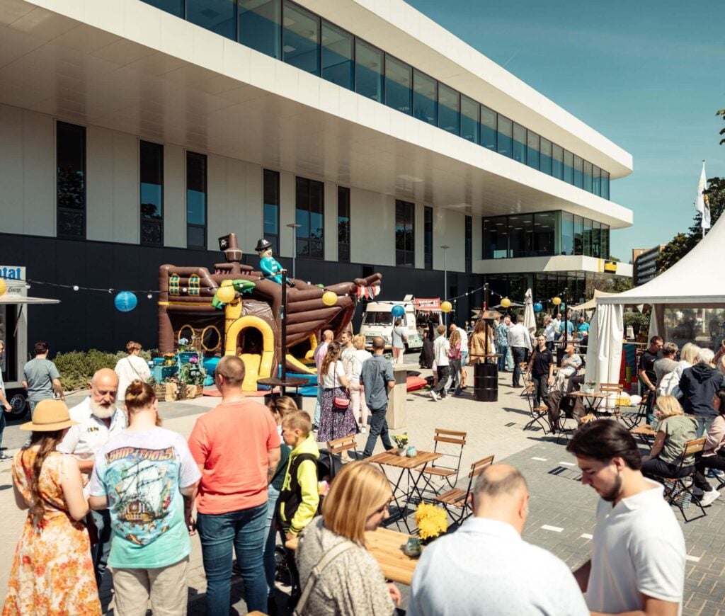openingsfestival op locatie voor een bedrijf in Schiedam - bedrijfsfestival op eigen terrein - advance events