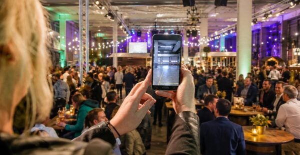 bedrijfshal ombouwen tot feestruimte - event in eigen locatie - feest in de fabriekshal